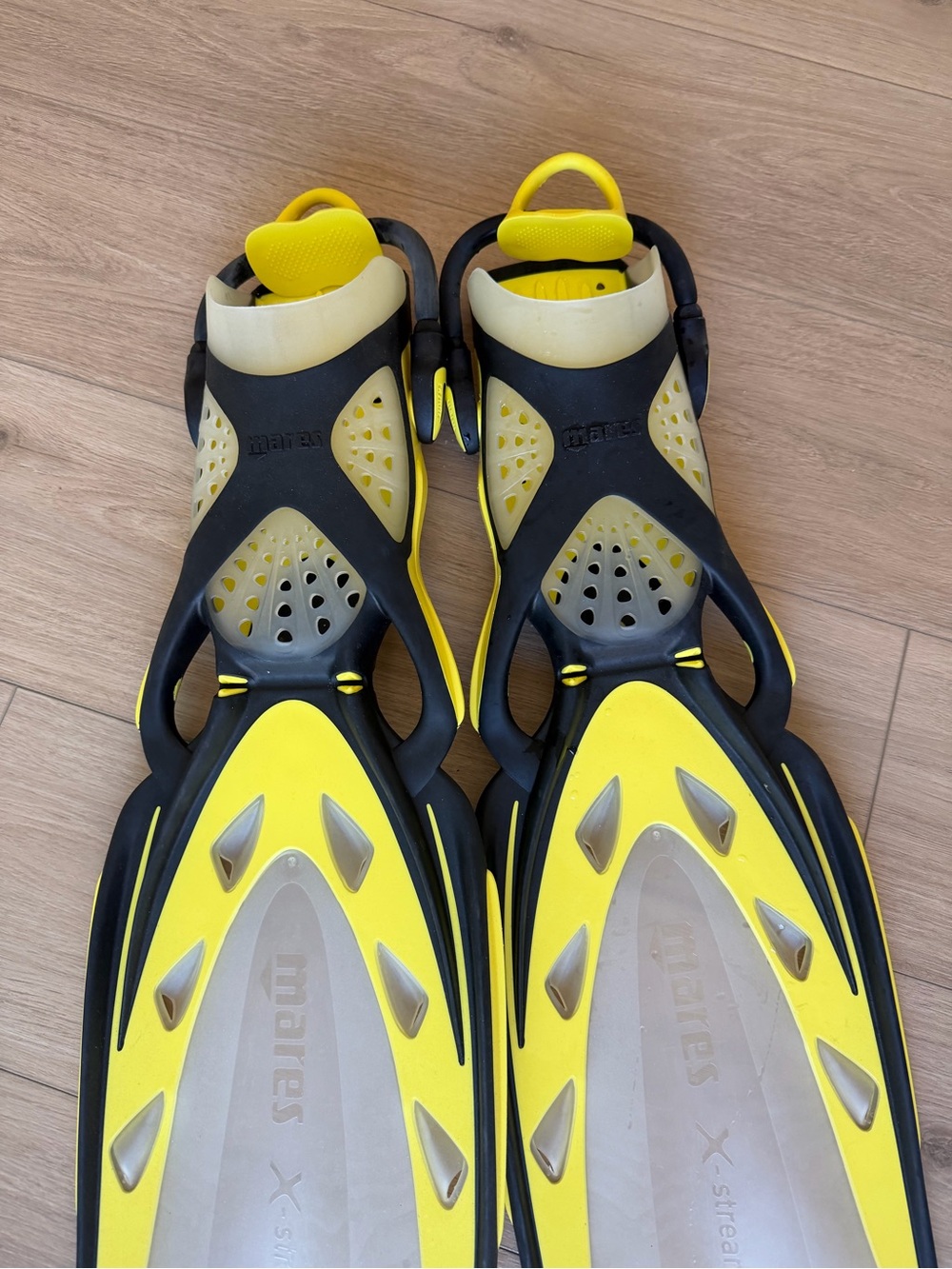 Mares Yellow & Black Snorkel Fins - Performance Swim Fins - Picture 3 of 5